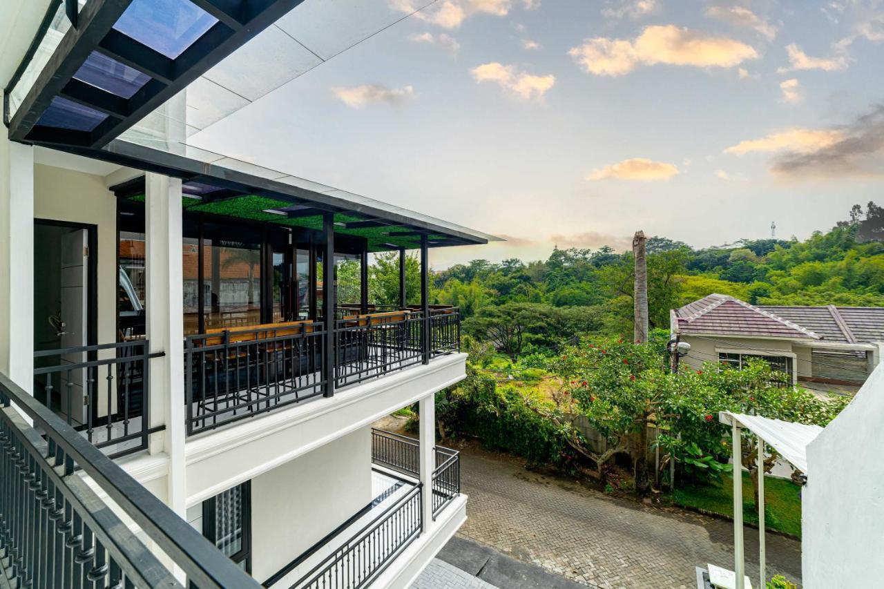Tree Homestay Mitra Reddoorz Kasri Ngoại thất bức ảnh
